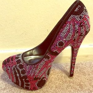 Brand new. Only tried in the house.